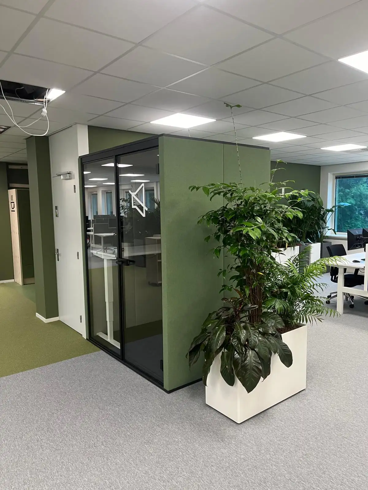 Akoestische vergaderruimte Groovy, ingericht door Offyce